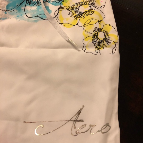 Short - Picture 3 of 7